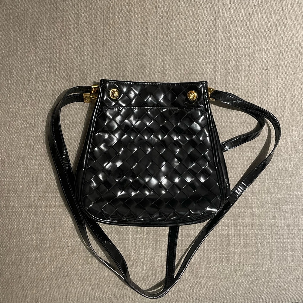 Vintage Bottega Veneta intrecciato shoulder bag.